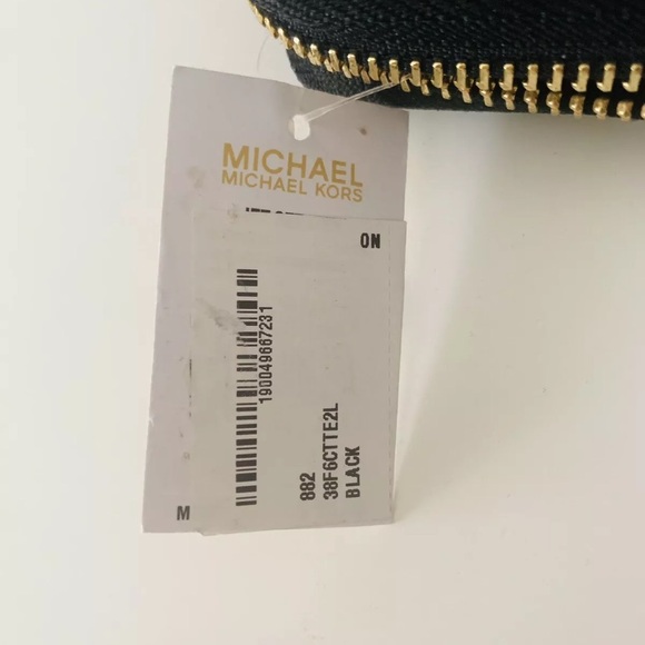 Michael Kors Genuine Leather Jet Set Zip Around Wallet Black Gold Tone Hardware - Picture 8 of 10